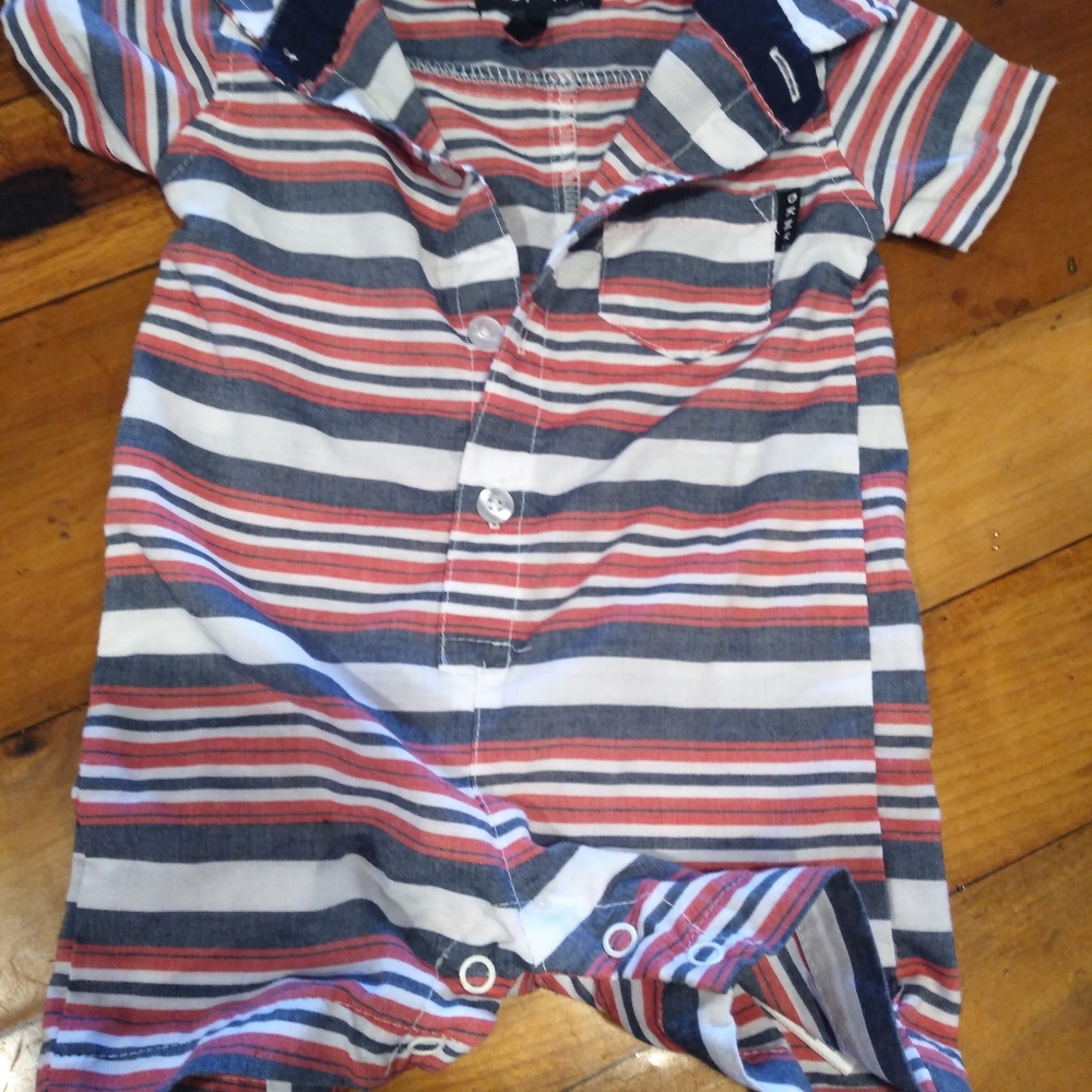 DKNY boy romper size 0-3 month